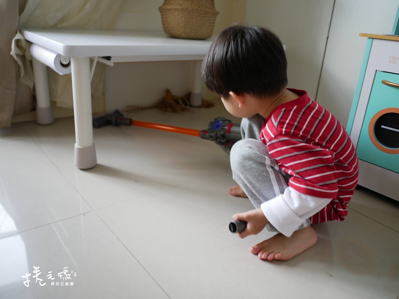 【育兒】平價質感系廚房玩具 TEAMSON 火車軌道桌、dyson兒童吸塵器、木製家家酒兒童廚房玩具 - 第53張圖 【育兒】平價質感系廚房玩具 TEAMSON 火車軌道桌、dyson兒童吸塵器、木製家家酒兒童廚房玩具