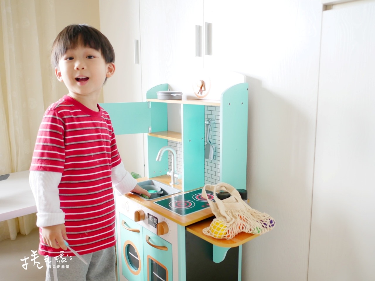 【育兒】平價質感系廚房玩具 TEAMSON 火車軌道桌、dyson兒童吸塵器、木製家家酒兒童廚房玩具 - 第21張圖 【育兒】平價質感系廚房玩具 TEAMSON 火車軌道桌、dyson兒童吸塵器、木製家家酒兒童廚房玩具