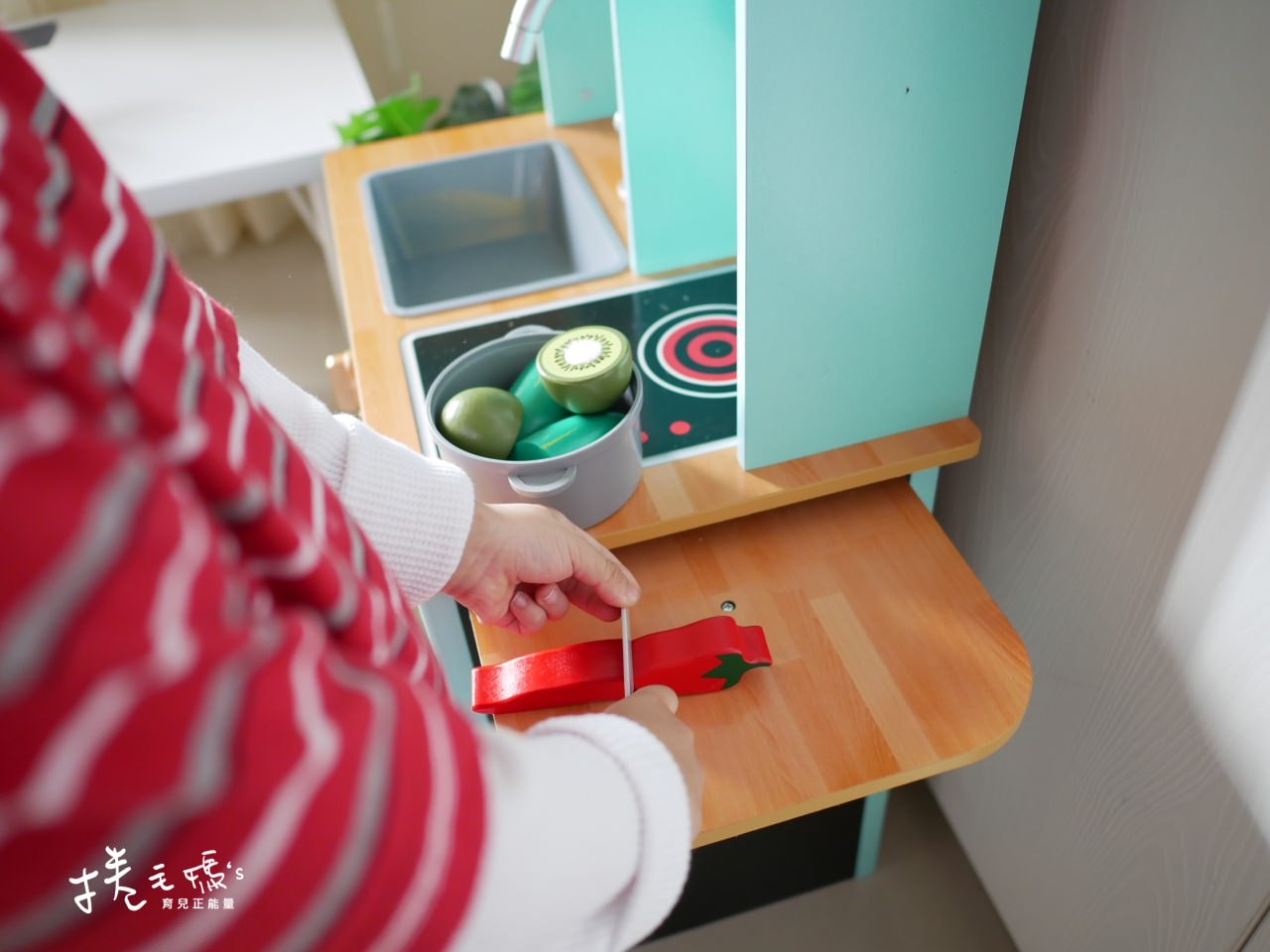【育兒】平價質感系廚房玩具 TEAMSON 火車軌道桌、dyson兒童吸塵器、木製家家酒兒童廚房玩具 - 第27張圖 【育兒】平價質感系廚房玩具 TEAMSON 火車軌道桌、dyson兒童吸塵器、木製家家酒兒童廚房玩具