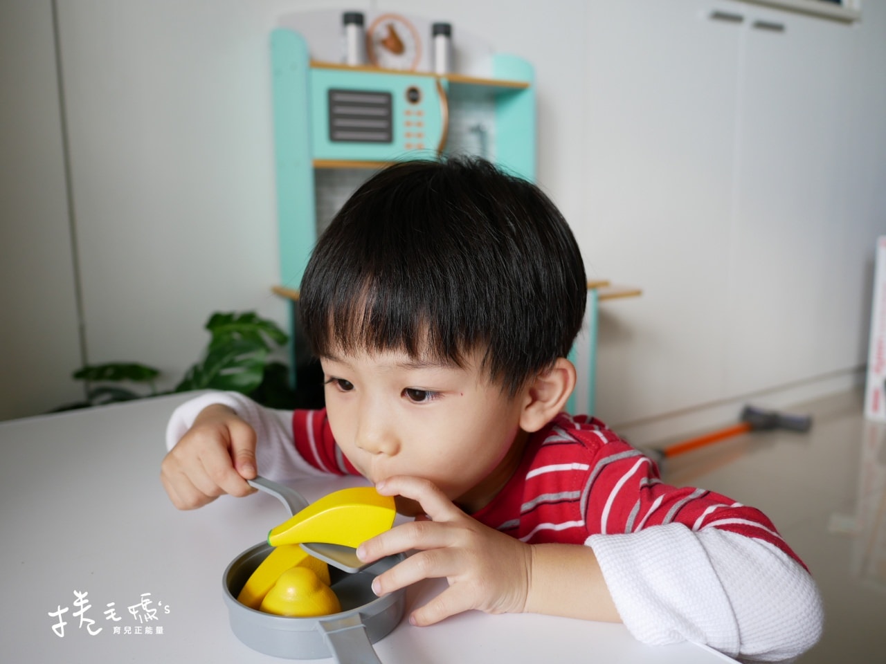 【育兒】平價質感系廚房玩具 TEAMSON 火車軌道桌、dyson兒童吸塵器、木製家家酒兒童廚房玩具 - 第32張圖 【育兒】平價質感系廚房玩具 TEAMSON 火車軌道桌、dyson兒童吸塵器、木製家家酒兒童廚房玩具