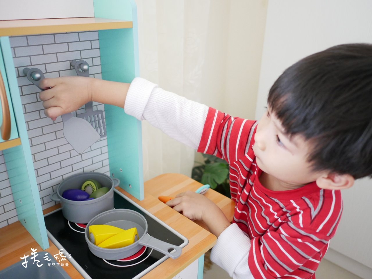 【育兒】平價質感系廚房玩具 TEAMSON 火車軌道桌、dyson兒童吸塵器、木製家家酒兒童廚房玩具 - 第30張圖 【育兒】平價質感系廚房玩具 TEAMSON 火車軌道桌、dyson兒童吸塵器、木製家家酒兒童廚房玩具