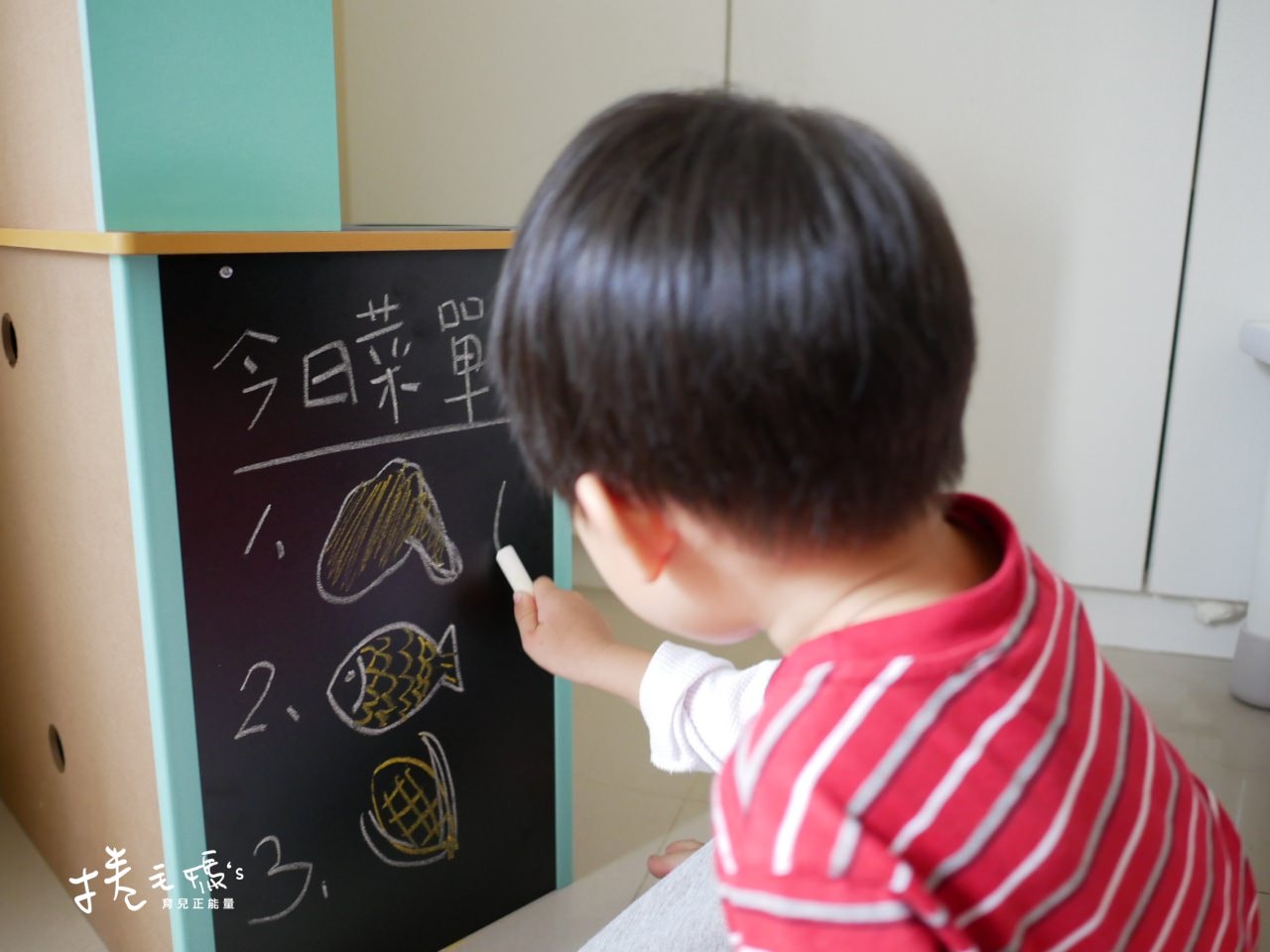 【育兒】平價質感系廚房玩具 TEAMSON 火車軌道桌、dyson兒童吸塵器、木製家家酒兒童廚房玩具 - 第28張圖 【育兒】平價質感系廚房玩具 TEAMSON 火車軌道桌、dyson兒童吸塵器、木製家家酒兒童廚房玩具