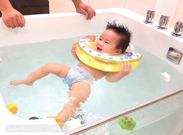 台北嬰兒游泳7.jpg