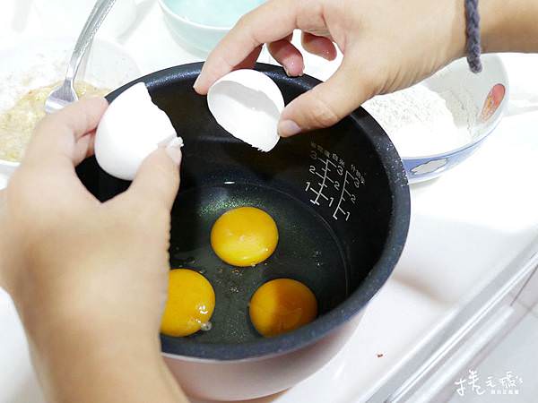 電子鍋 食譜 烤蛋糕 寶寶蛋糕 香蕉蛋糕 簡易蛋糕 免烤箱05.jpg