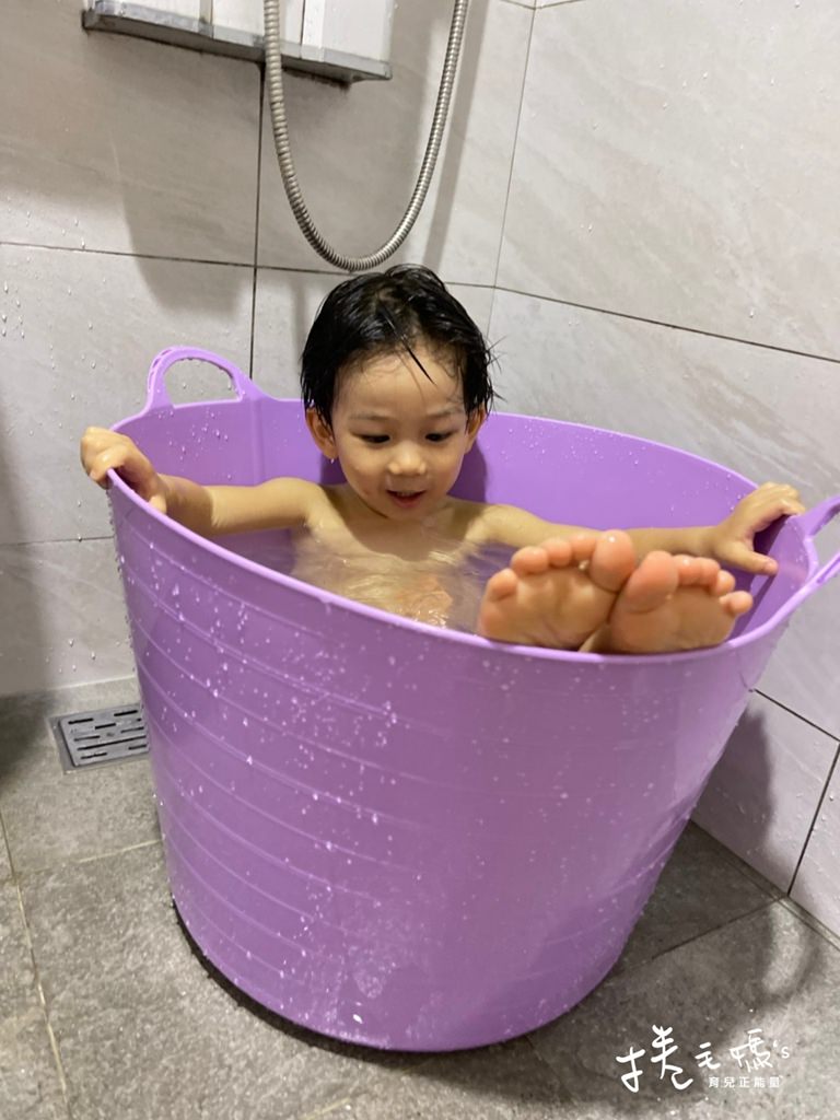 寶寶嬰兒沐浴推薦 洗澡 評比 chicco 施巴 慕之恬廊_28.jpg