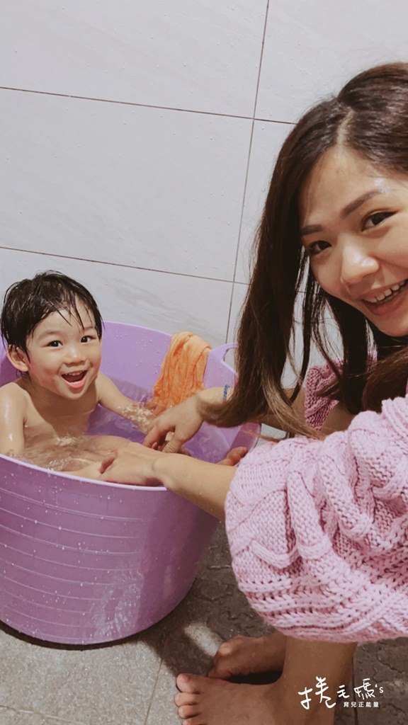 寶寶嬰兒沐浴推薦 洗澡 評比 chicco 施巴 慕之恬廊_27.jpg