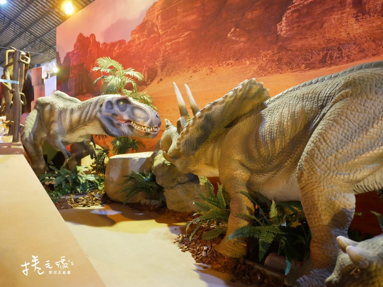 【旅遊】寒假室內親子展覽！2022/3/13前 台北松菸侏儸紀恐龍展3.0 恐龍迷必去超逼真展覽