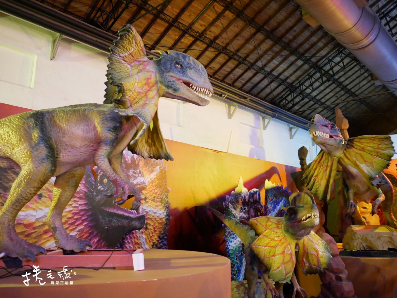 【旅遊】寒假室內親子展覽！2022/3/13前 台北松菸侏儸紀恐龍展3.0 恐龍迷必去超逼真展覽