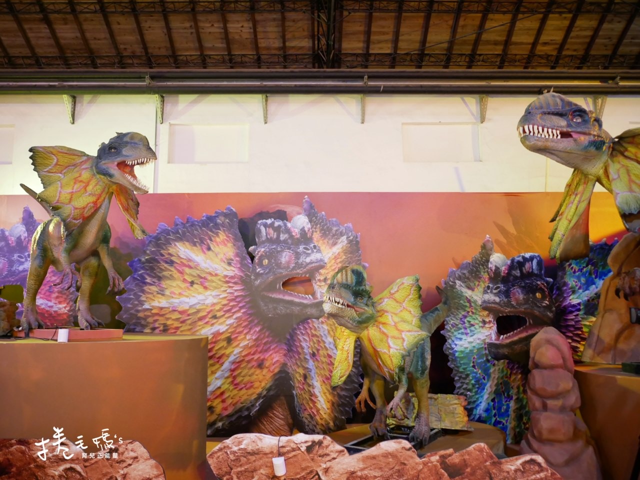 【旅遊】寒假室內親子展覽！2022/3/13前 台北松菸侏儸紀恐龍展3.0 恐龍迷必去超逼真展覽