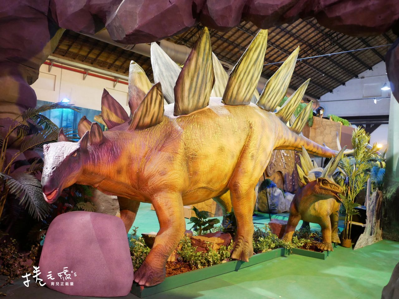 【旅遊】寒假室內親子展覽！2022/3/13前 台北松菸侏儸紀恐龍展3.0 恐龍迷必去超逼真展覽