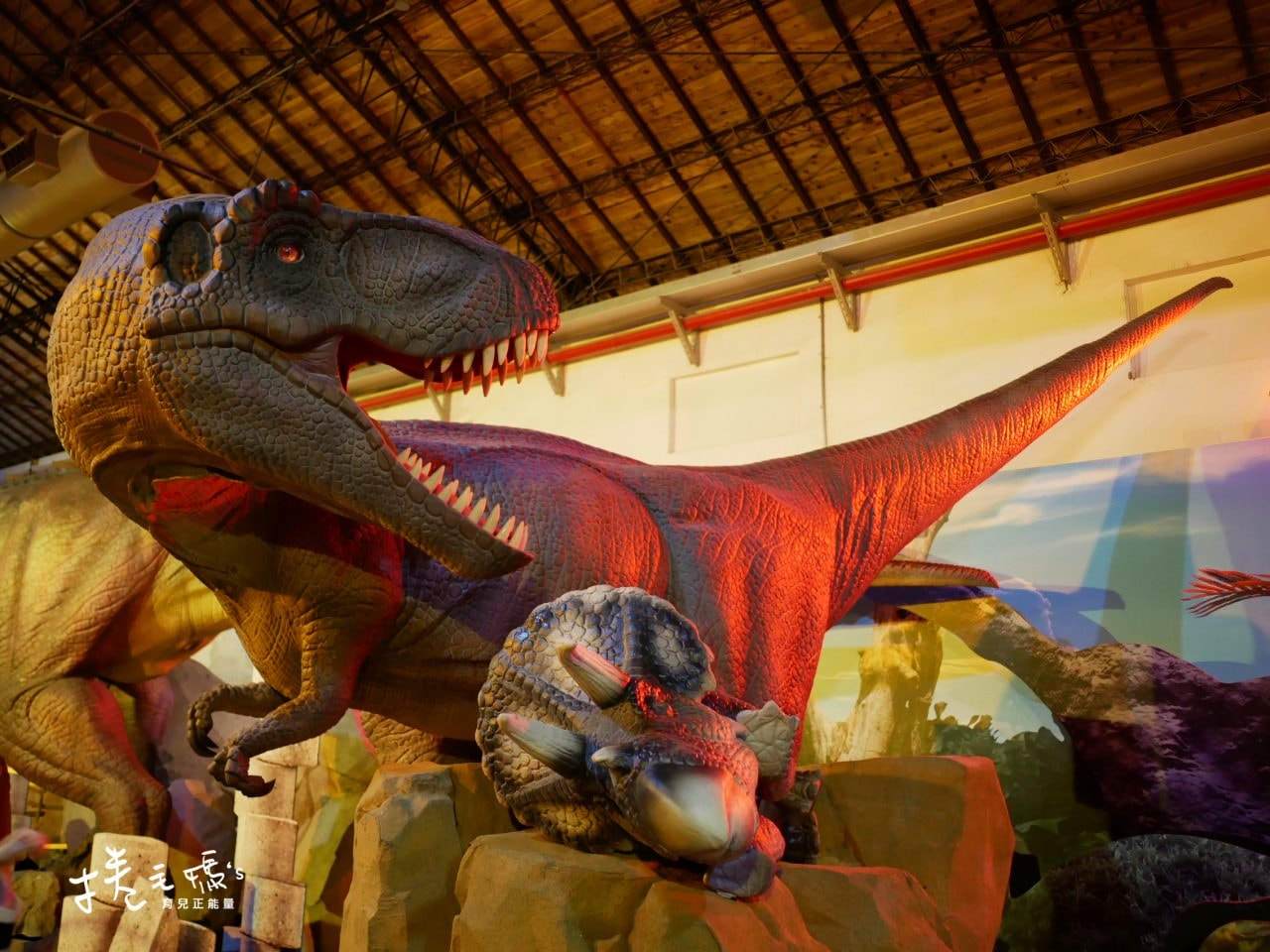 【旅遊】寒假室內親子展覽！2022/3/13前 台北松菸侏儸紀恐龍展3.0 恐龍迷必去超逼真展覽