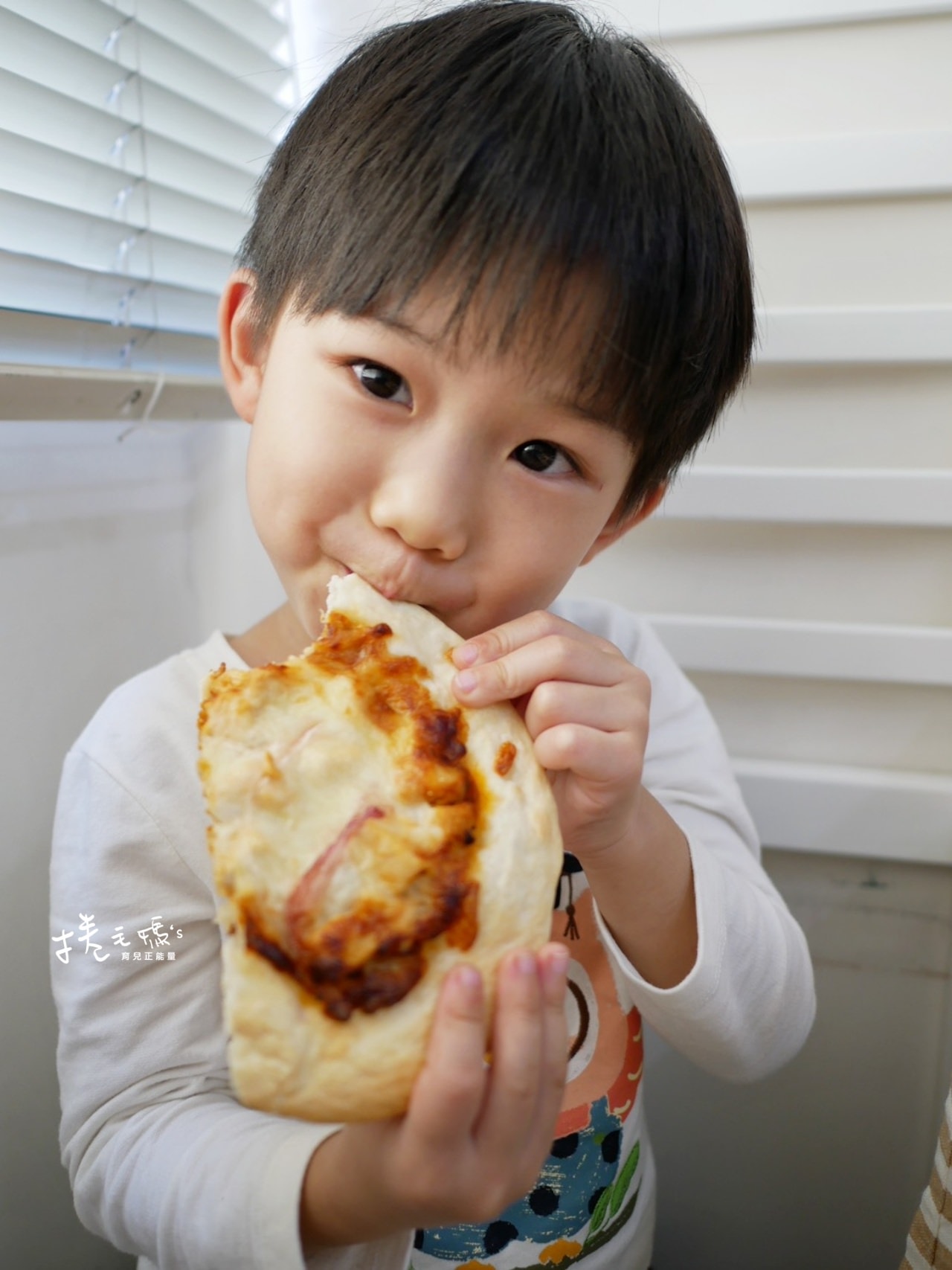 【宅配美食】大人小孩一吃愛上的美味！Alleycat’s冷凍pizza，在家烤起來跟餐廳一樣好吃！