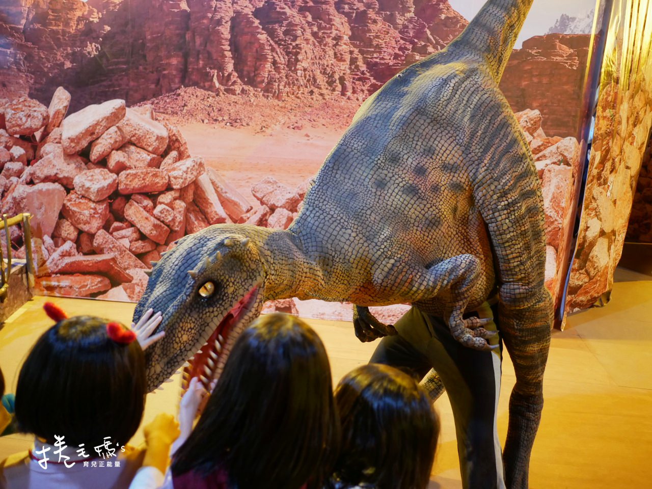 恐龍展 侏儸紀 恐龍 展覽 春節出遊 親子行程 雨天備案P1110802