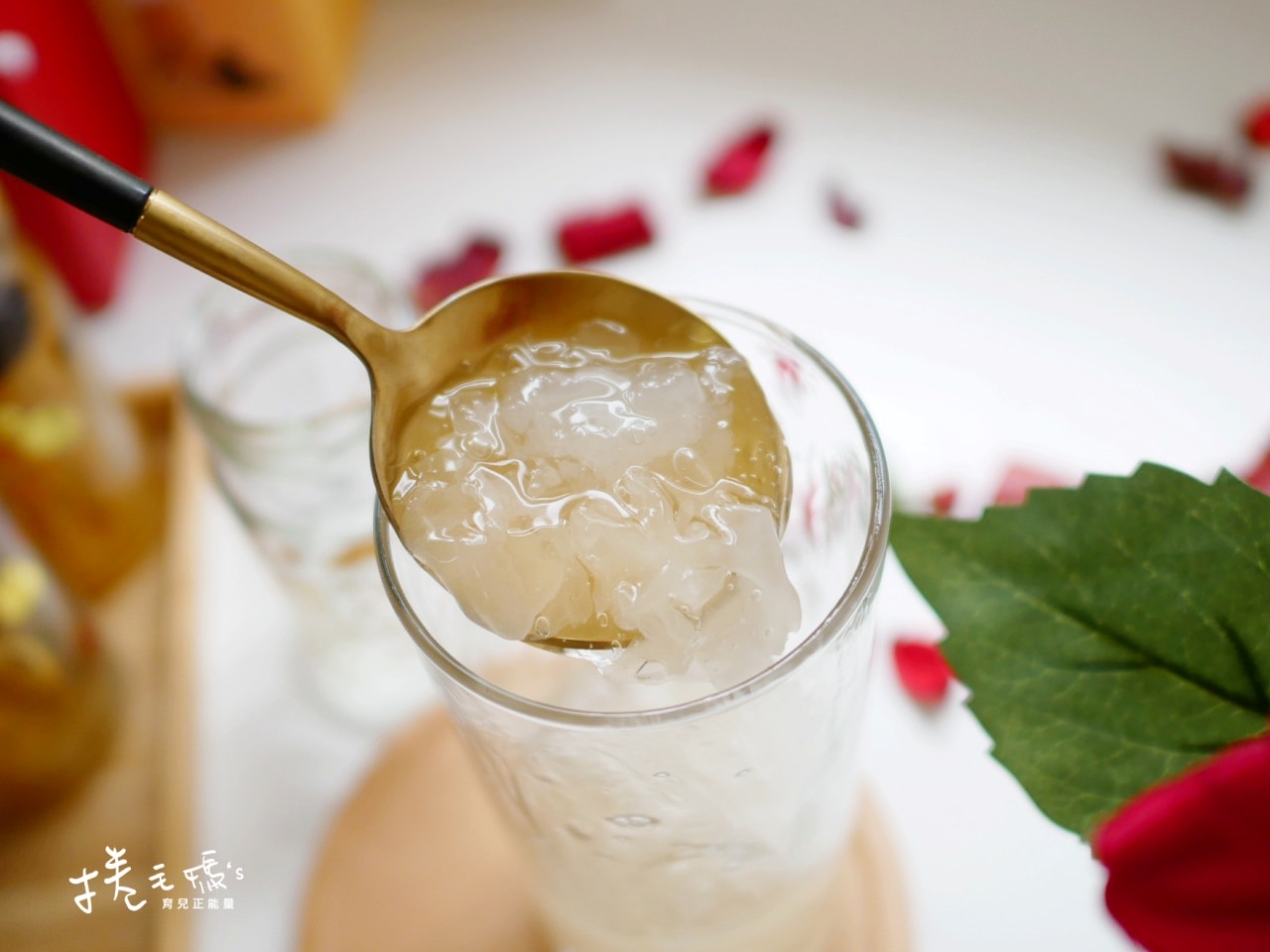 宅配美食｜過年過節送禮不出錯 亞大T8銀耳露禮盒 中價位的高級養生禮盒