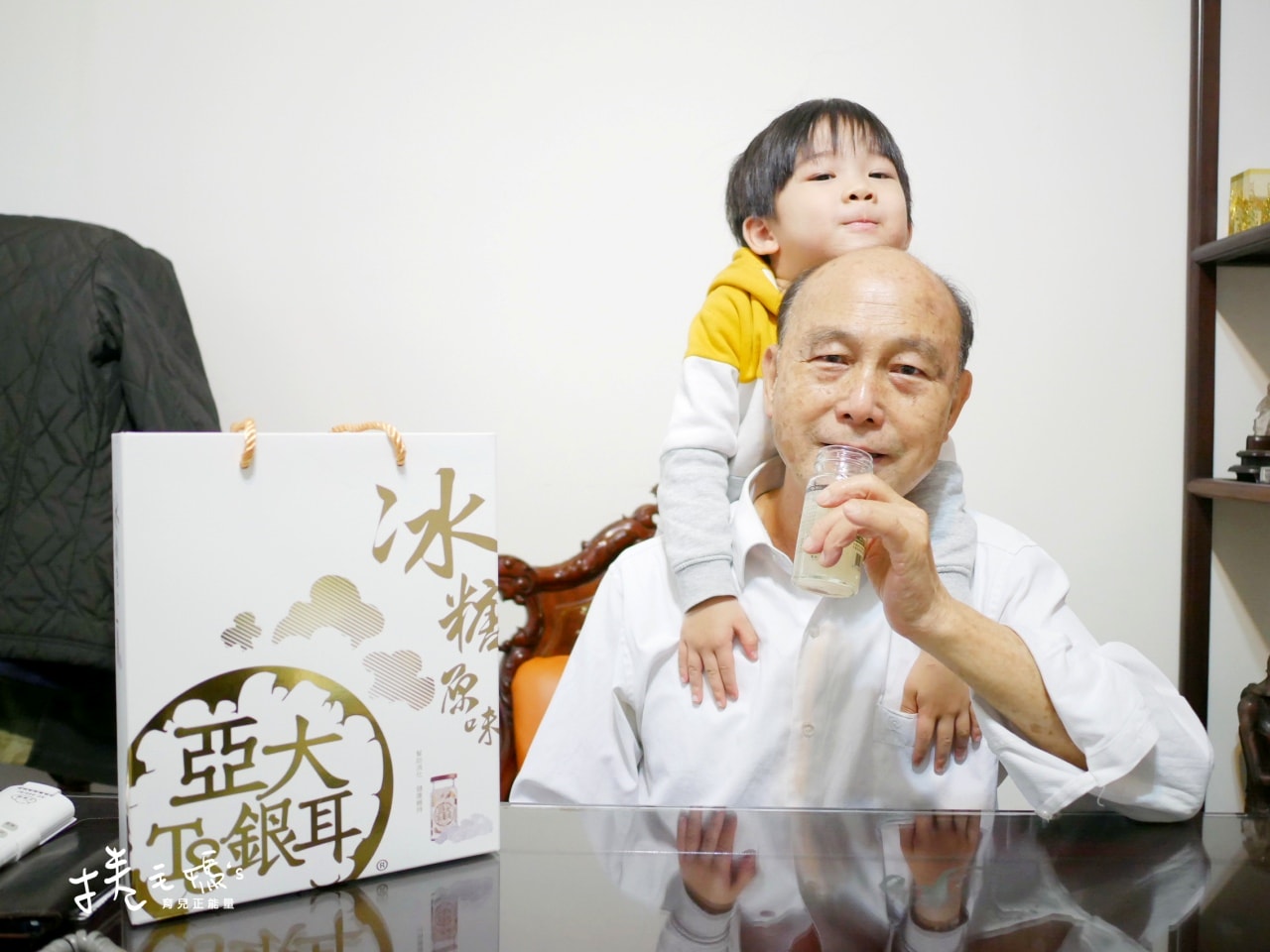 宅配美食｜過年過節送禮不出錯 亞大T8銀耳露禮盒 中價位的高級養生禮盒