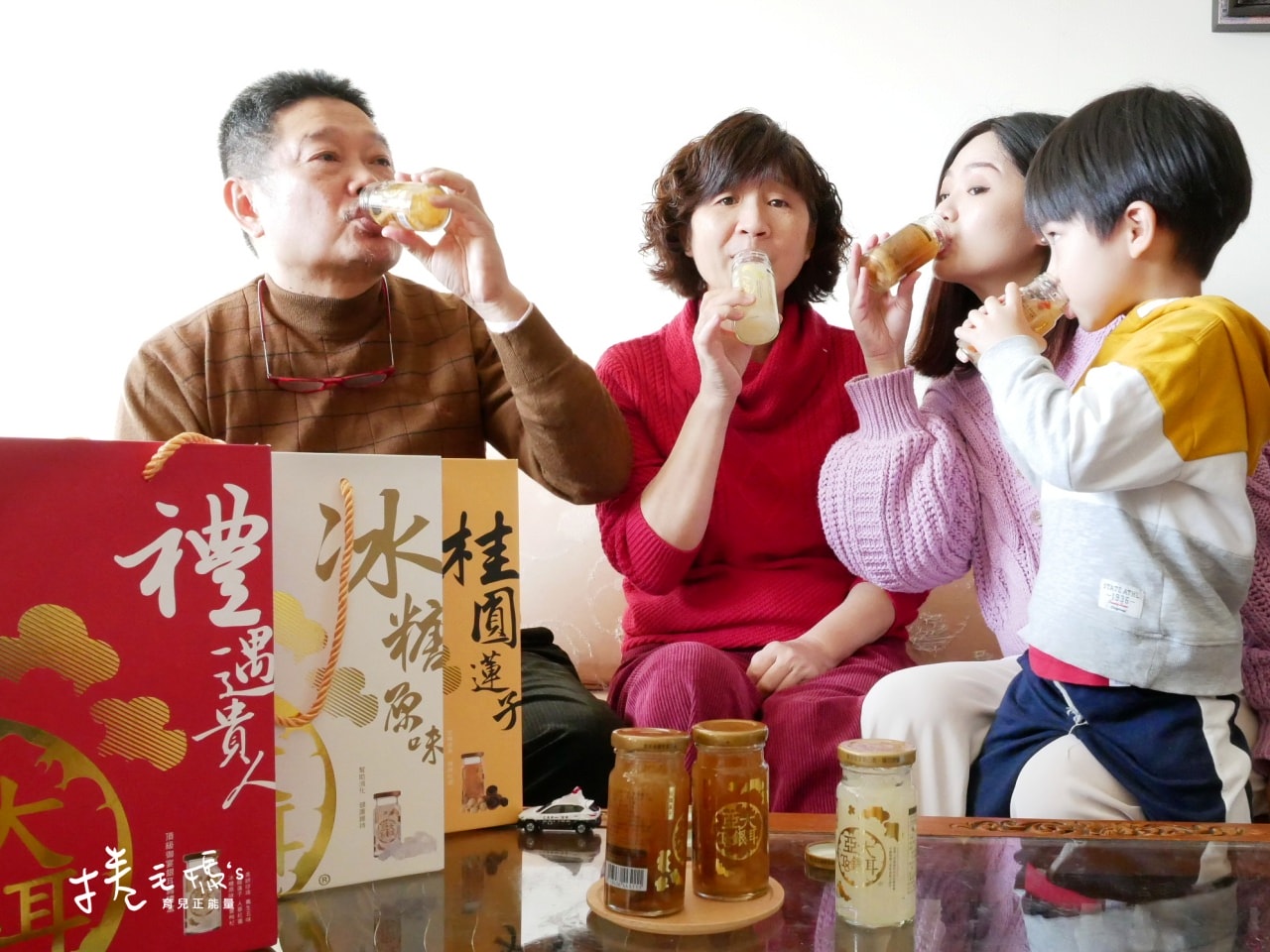 宅配美食｜過年過節送禮不出錯 亞大T8銀耳露禮盒 中價位的高級養生禮盒