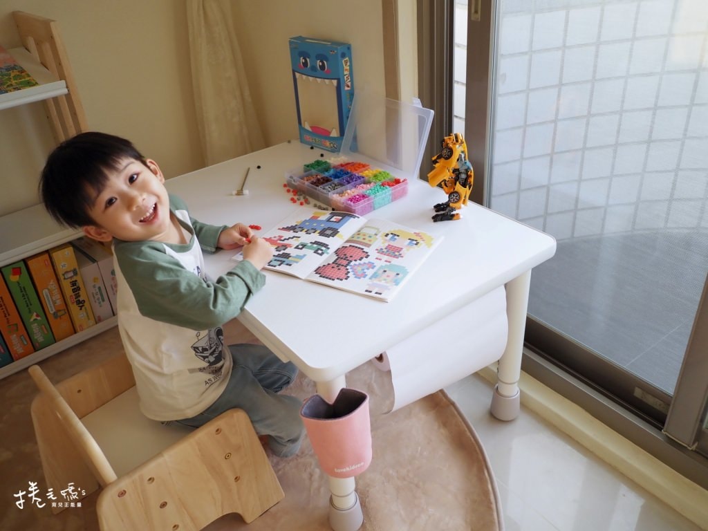 愛兒館 成長型書桌