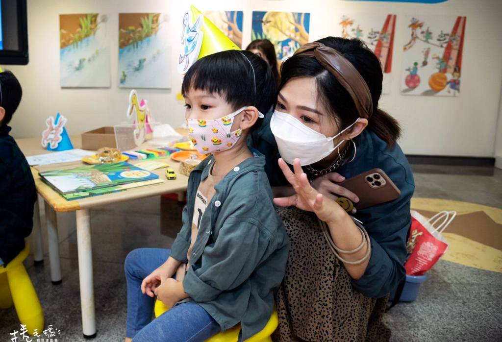 幼兒繪本書單推薦 好餓的毛毛蟲/操作書/魔法親親/愛吃青菜的鱷魚GUJIGUJI