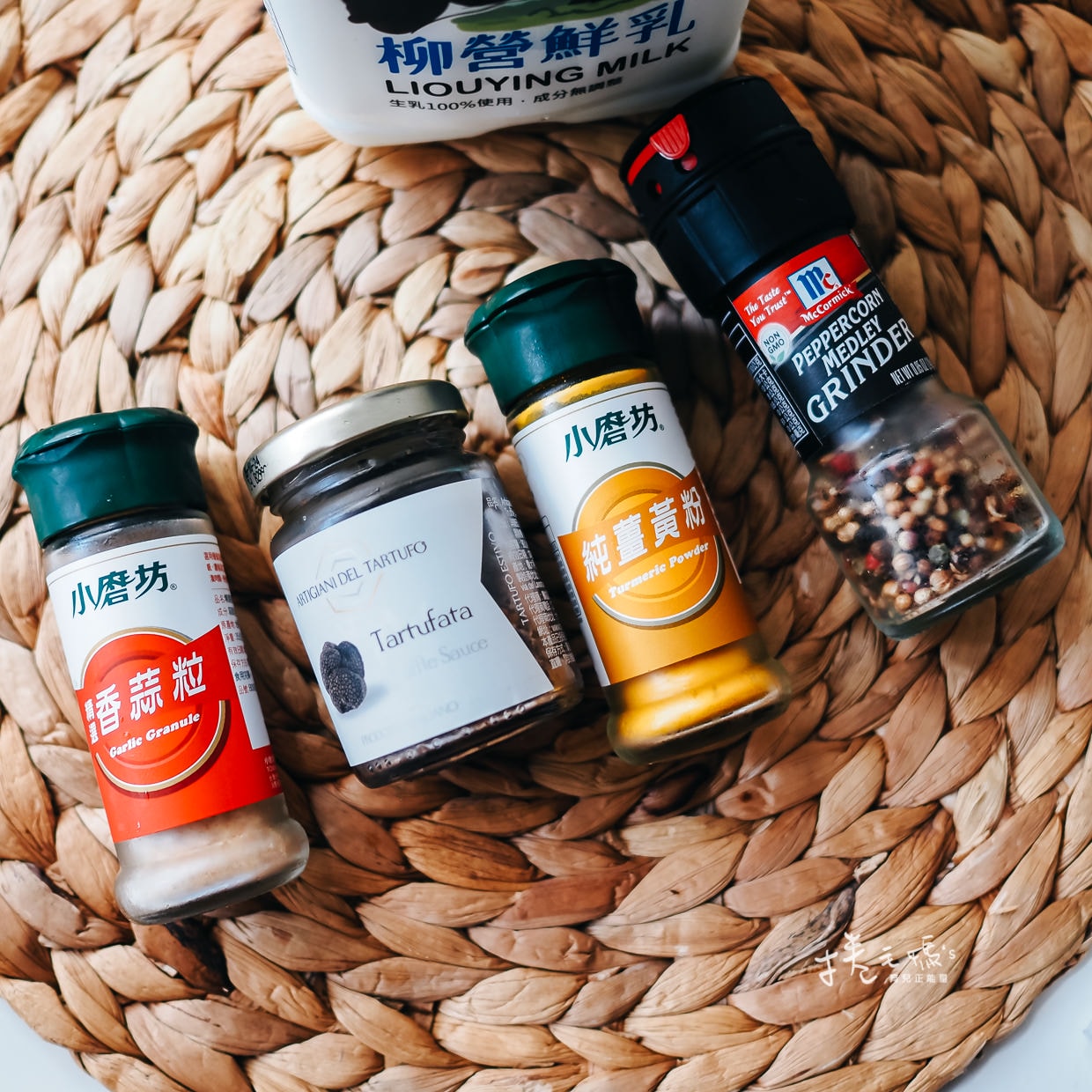 夏日清爽料理｜薑黃腿排佐松露管麵藜麥溫沙拉