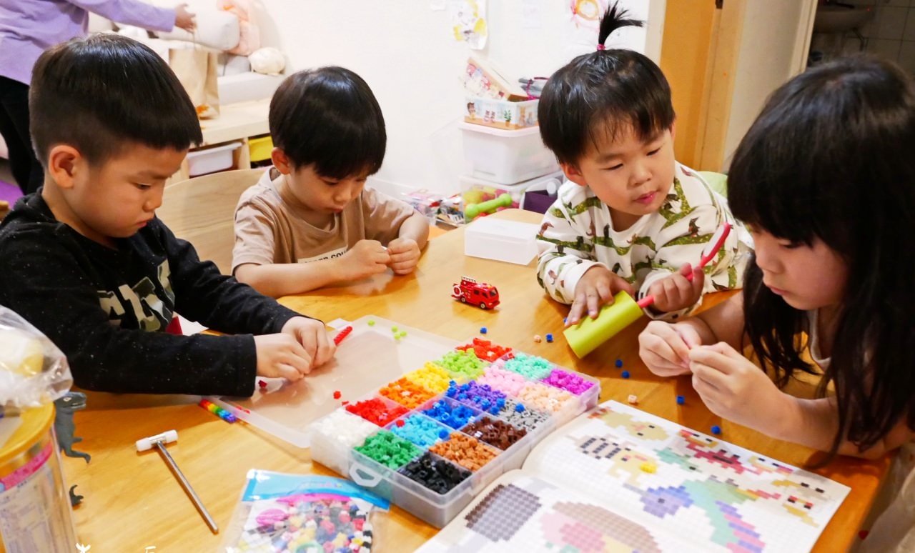 小孩禮物推薦 韓國 Briel魔法泡泡兒童沐浴慕斯、捏捏樂肥皂黏土、Color story 免燙拼豆積木