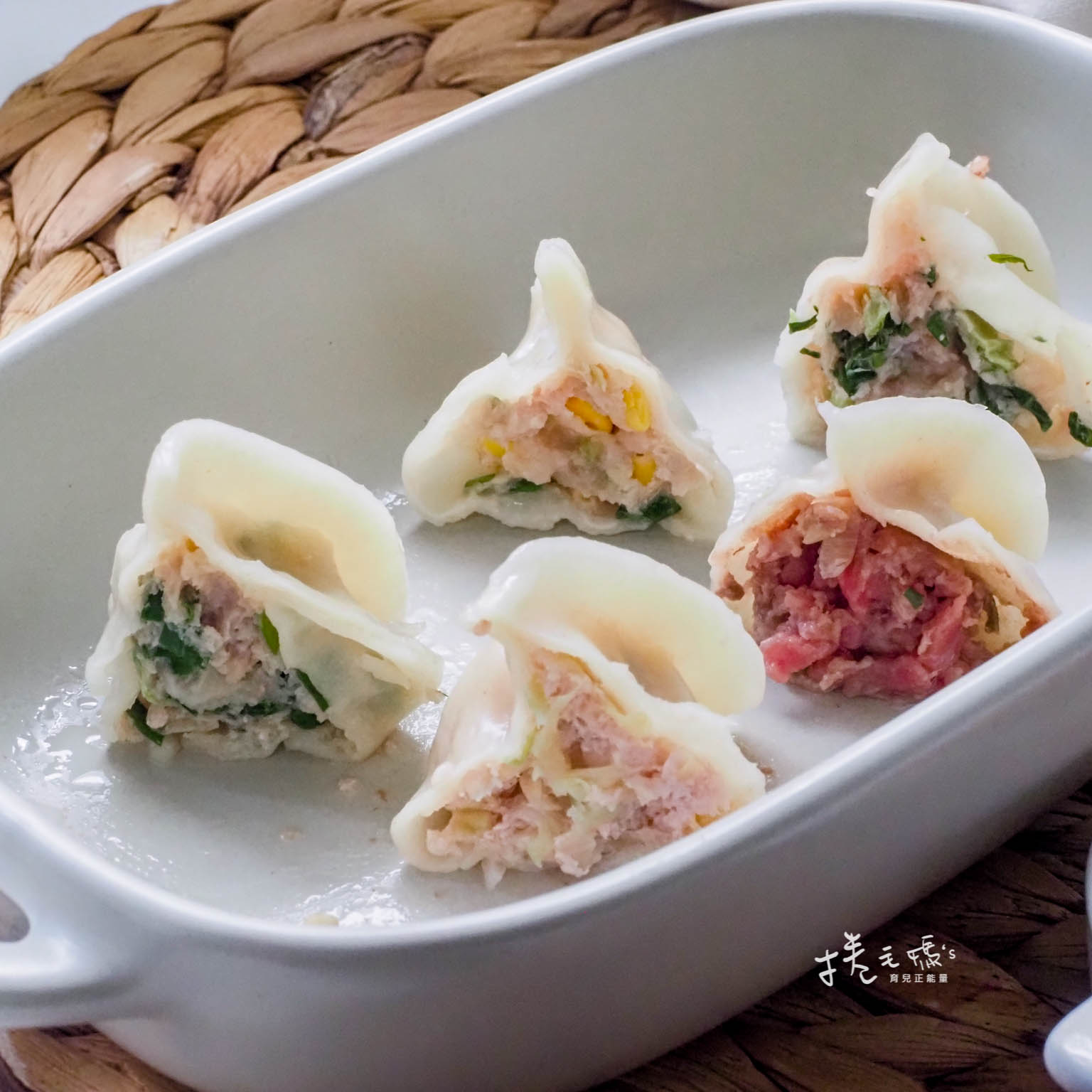 冷凍水餃推薦 士林『餃當家』把簡單發揮到極致的美味手工水餃 皮Q餡多會爆汁 - 第11張圖 冷凍水餃推薦 士林『餃當家』把簡單發揮到極致的美味手工水餃 皮Q餡多會爆汁