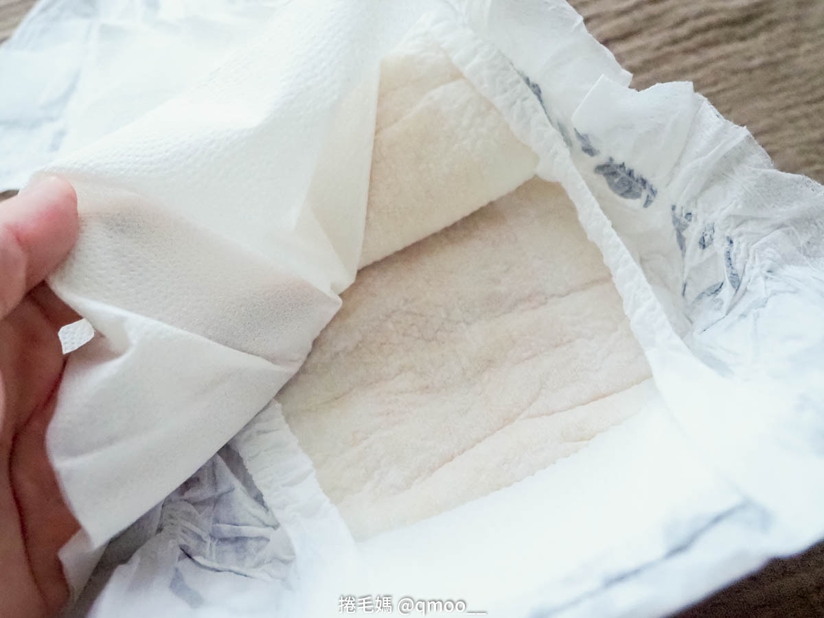 實測3秒瞬間吸收!美國Parasol新科技水凝尿布，小屁屁就像沒穿一樣乾爽舒適