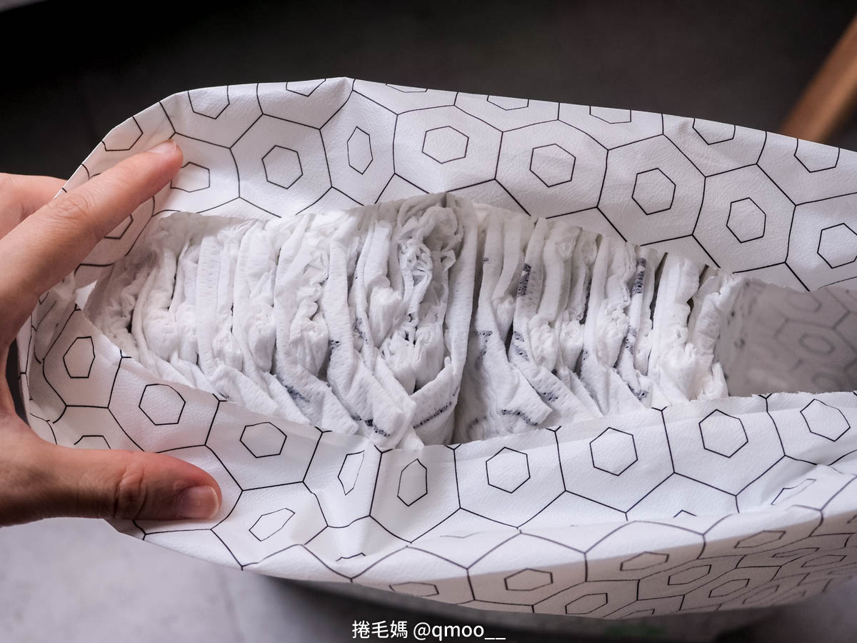 實測3秒瞬間吸收!美國Parasol新科技水凝尿布，小屁屁就像沒穿一樣乾爽舒適