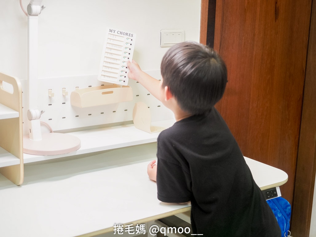 小學生書桌如何準備?日本林製作所 電動升降兒童成長桌&淘寶成長椅 購入心得分享