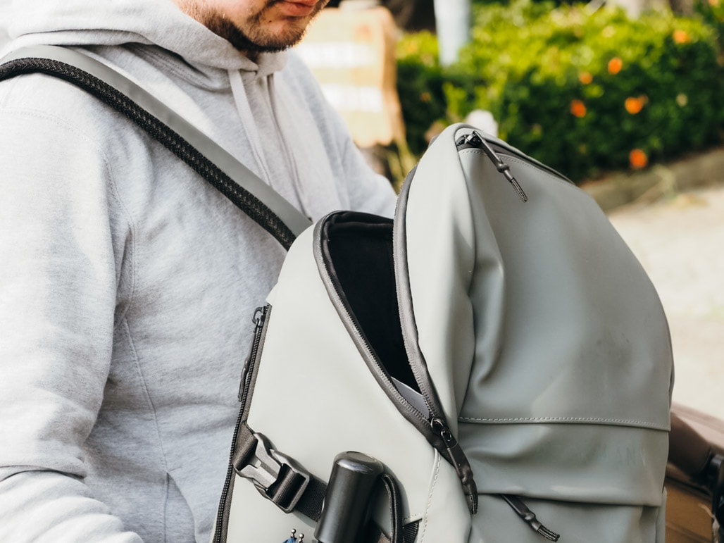 工作旅行多用 高顏值機能型防水護脊後背包 挪威BECKMANN Street FLX  15.6吋筆電也能放