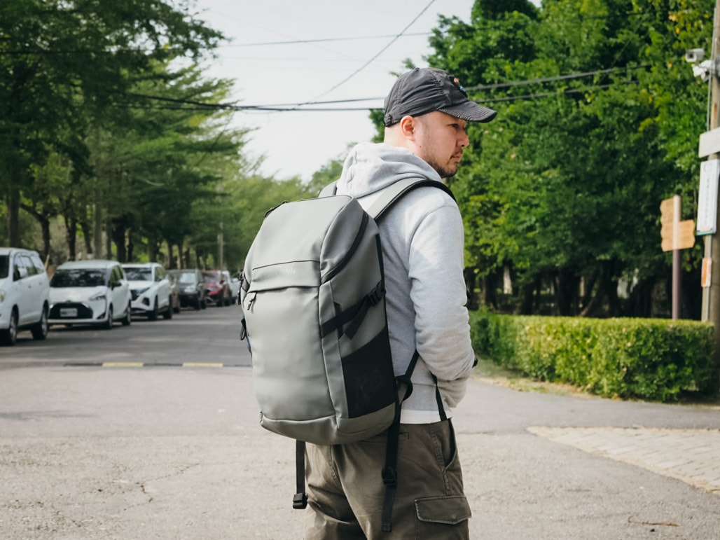 工作旅行多用 高顏值機能型防水護脊後背包 挪威BECKMANN Street FLX  15.6吋筆電也能放