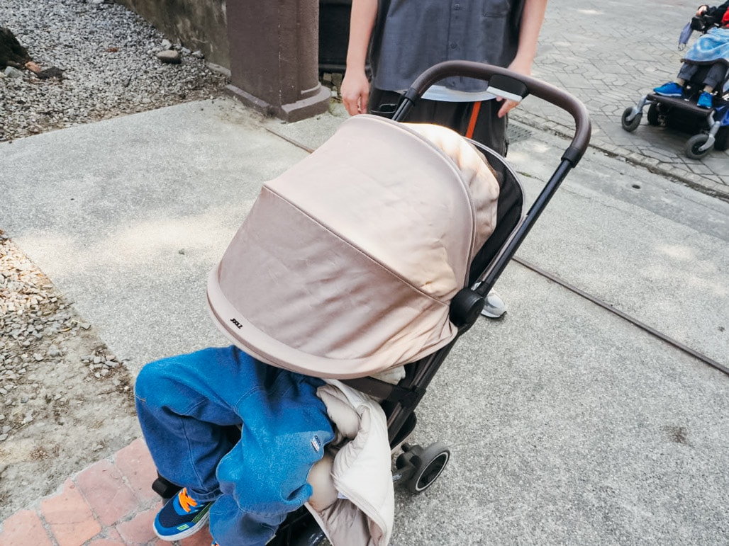 比行李箱還好推！可登機嬰兒推車Joolz Aer+可單手秒收 一年半使用心得 沒出國也一樣好推
